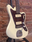 Vintage V65 ReIssued Vibrato Electric Guitar - Vintage White