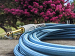 PIG HOG "DAPHNE BLUE" INSTRUMENT CABLE, 20FT Right Angle